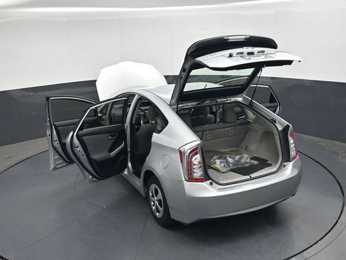 Used 2015 Toyota Prius Two image 35