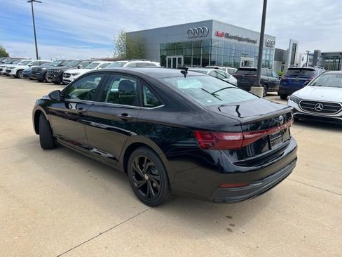 New 2026 Volkswagen Jetta SE FWD image 4