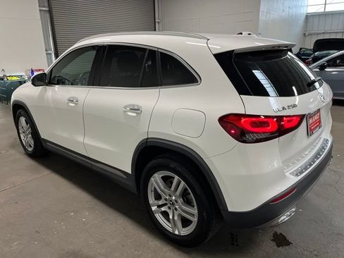 Used 2021 Mercedes-Benz GLA 250 4MATIC w/ Premium Package image 5