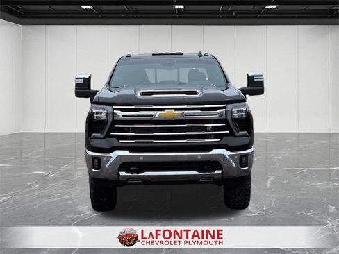 Used 2024 Chevrolet Silverado 2500 LTZ w/ LTZ Premium Package image 3