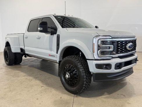 Used 2026 Ford F450 Platinum w/ FX4 Off-Road Package AWD/4WD image 5