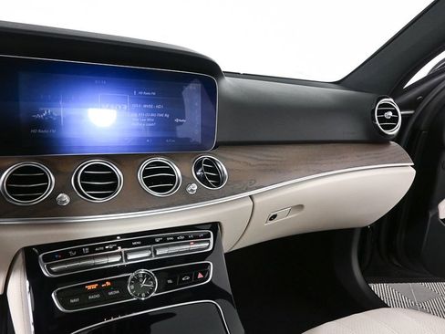 Used 2017 Mercedes-Benz E 300 4MATIC image 13