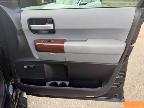 Used 2013 Toyota Sequoia Platinum image 16