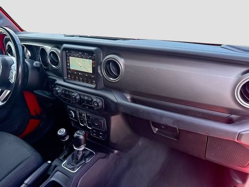 Used 2022 Jeep Wrangler Unlimited Sahara w/ Cold Weather Group AWD/4WD image 33
