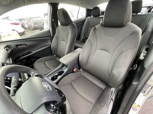 Used 2022 Toyota Prius L Eco FWD image 13