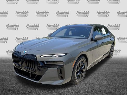 Certified 2023 BMW 740i RWD image 7