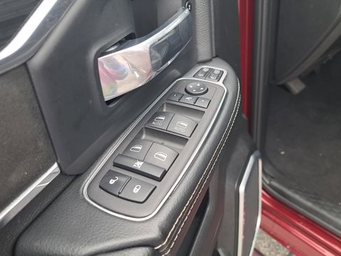 Used 2024 RAM 2500 Laramie w/ Sport Appearance Package image 9