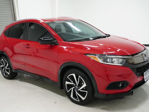 Used 2019 Honda HR-V Sport image 3
