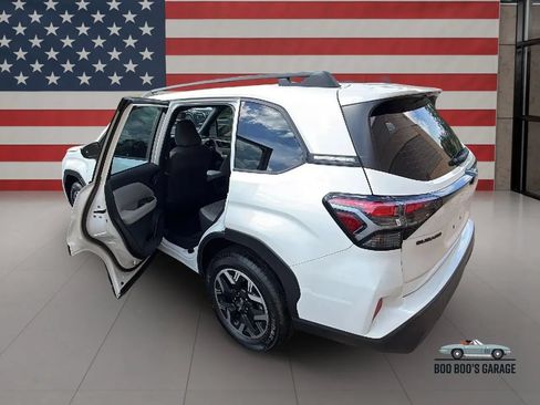 Used 2025 Subaru Forester AWD/4WD image 17