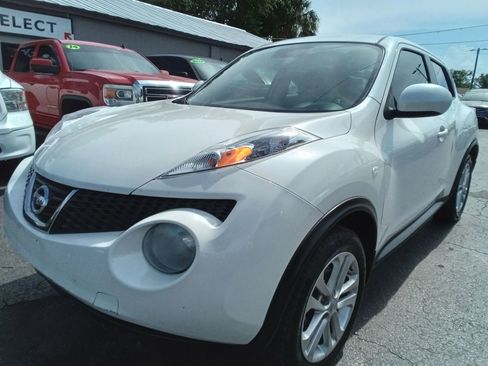 Used 2013 Nissan Juke S image 2