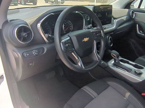 Used 2025 Chevrolet Blazer LT image 11