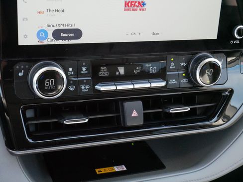 Certified 2025 Toyota Highlander XLE AWD/4WD image 23