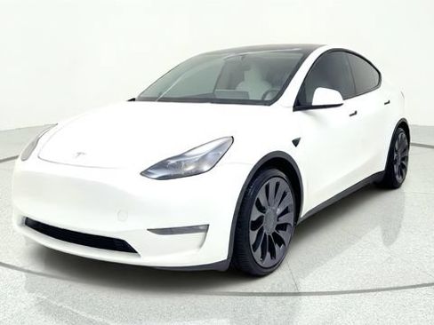 Used 2024 Tesla Model Y Performance AWD/4WD image 3