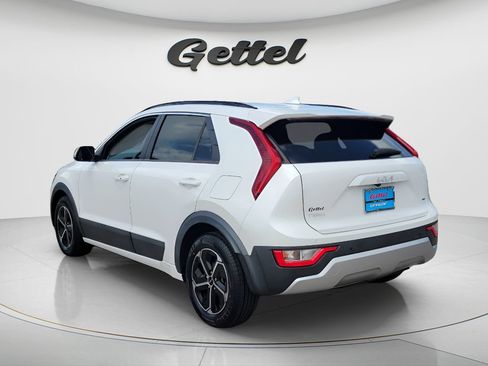 Used 2023 Kia Niro EX FWD image 7