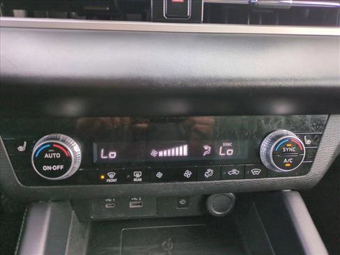 Used 2024 Mitsubishi Outlander SE image 15