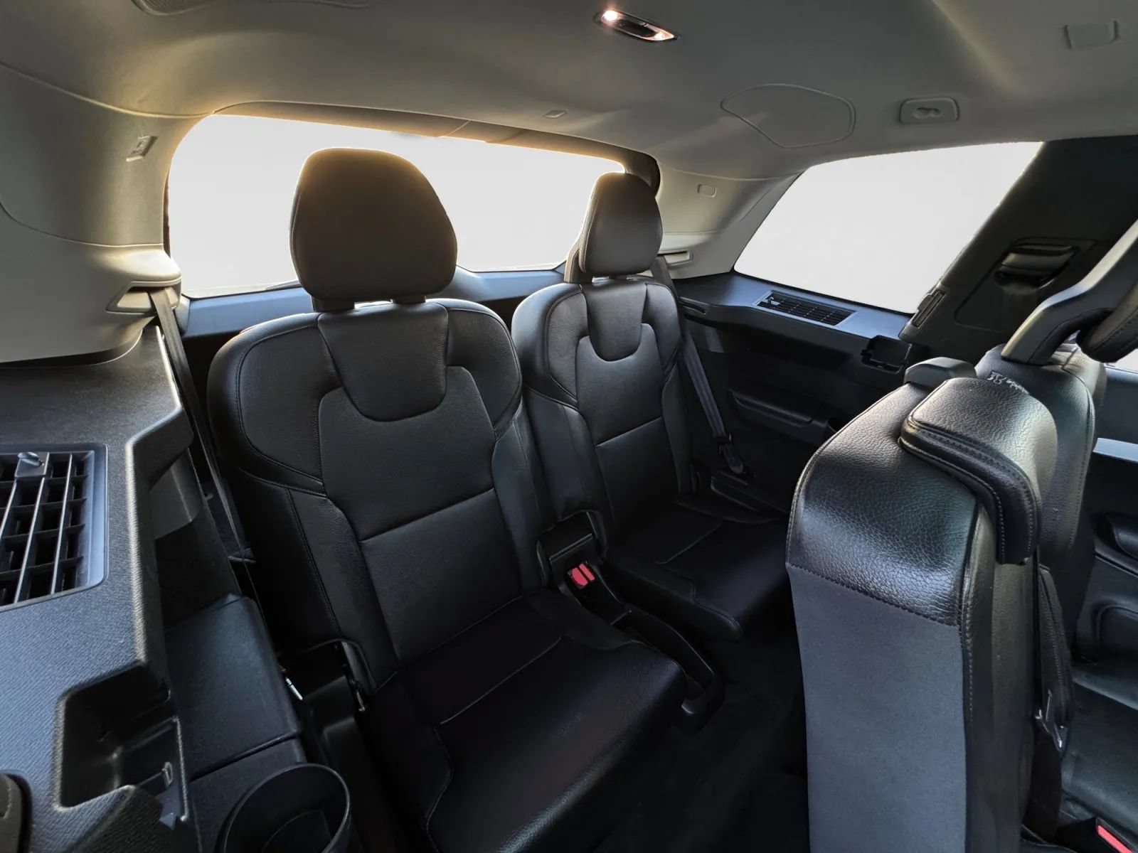 Used 2018 Volvo XC90 T5 Momentum w/ Convenience Package FWD image 22