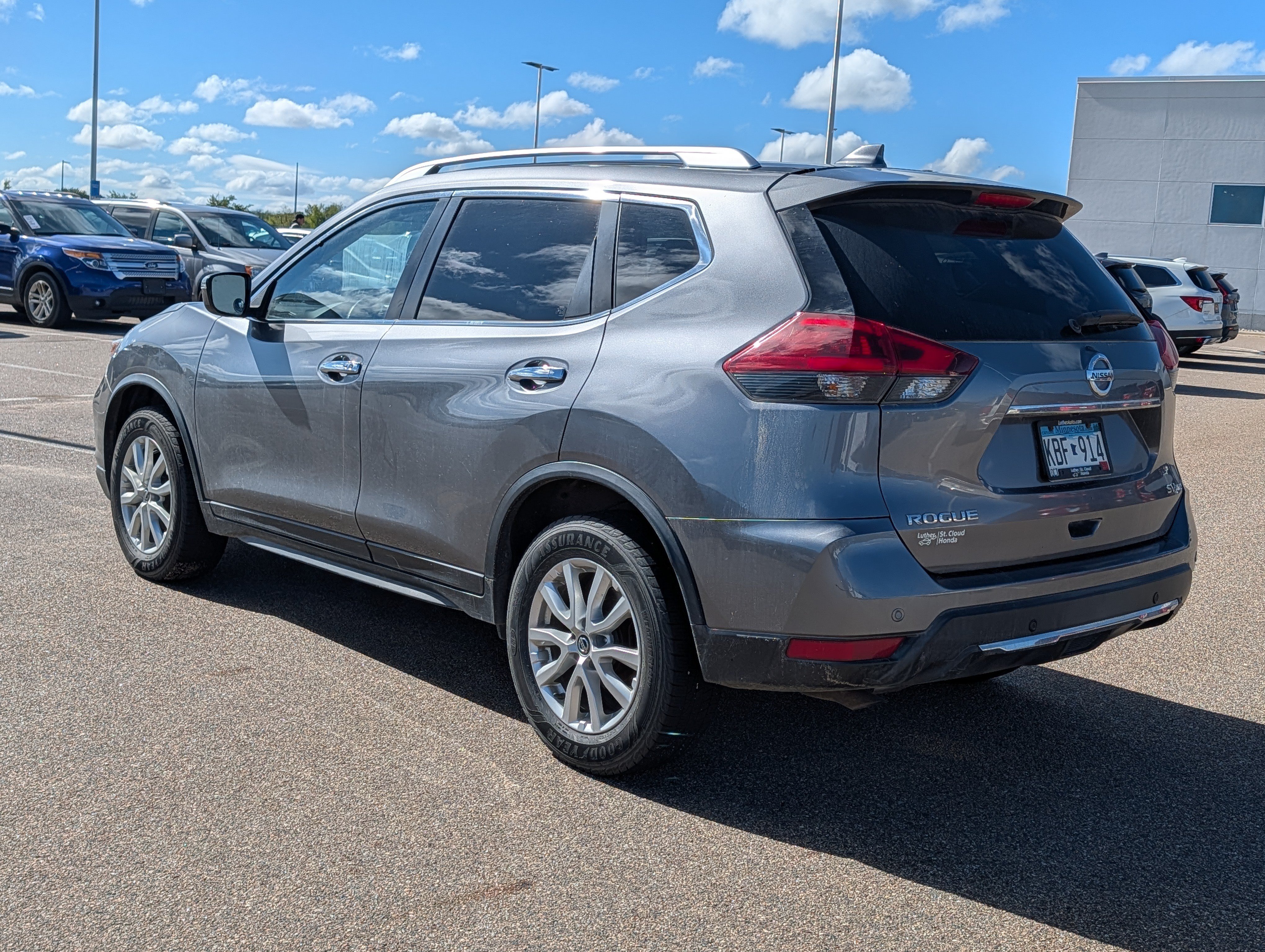 Used 2020 Nissan Rogue SV AWD/4WD image 3