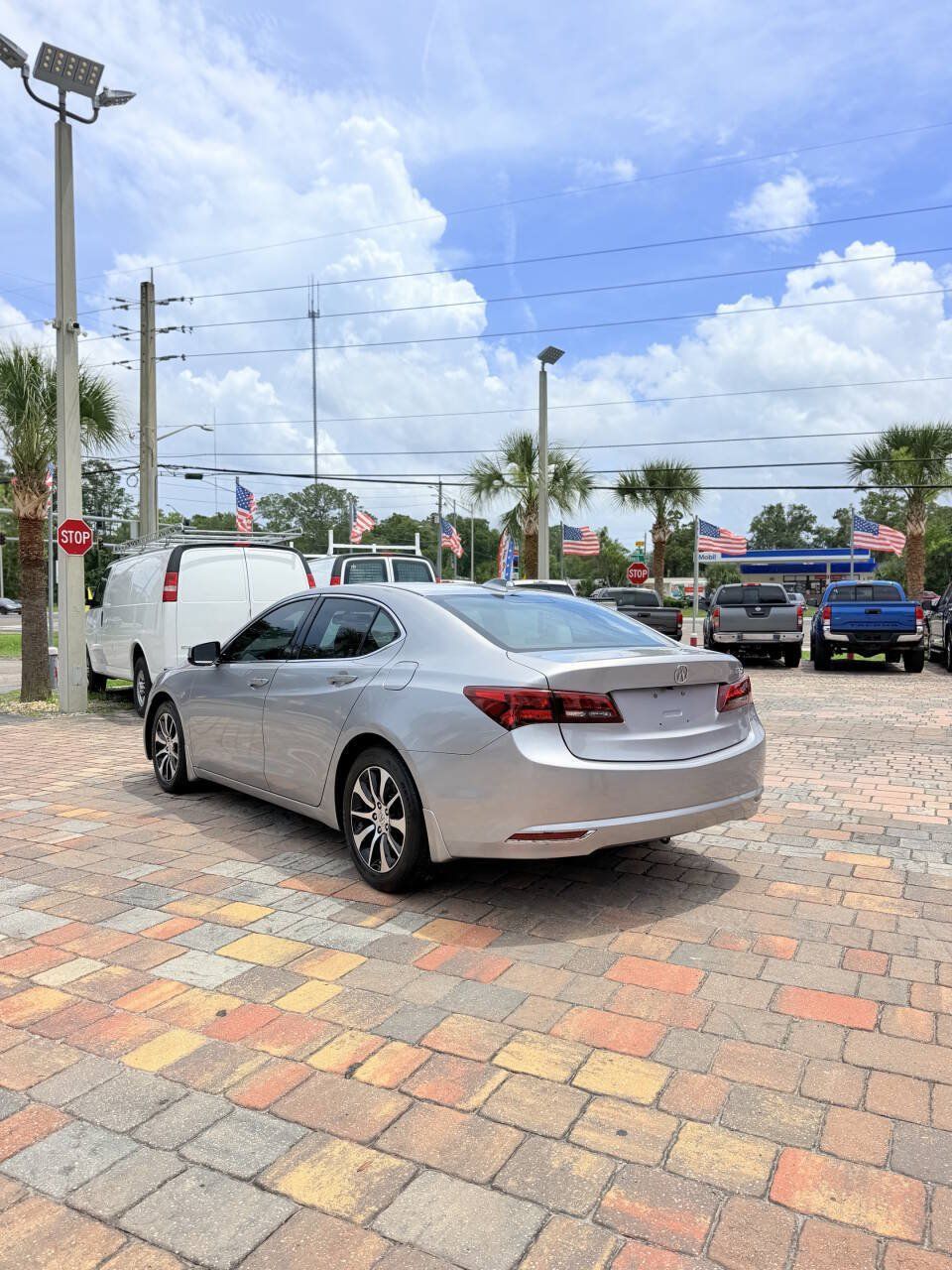 Used 2017 Acura TLX FWD image 10
