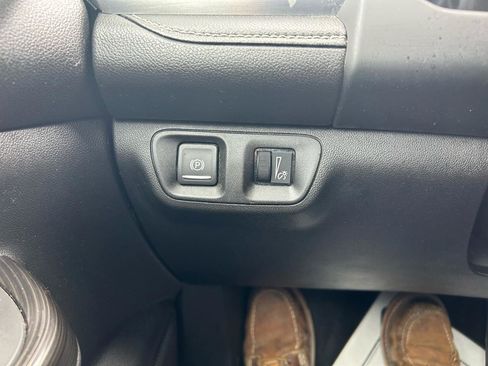 Used 2018 GMC Acadia SLT w/ LPO, Floor Liner Package FWD image 29