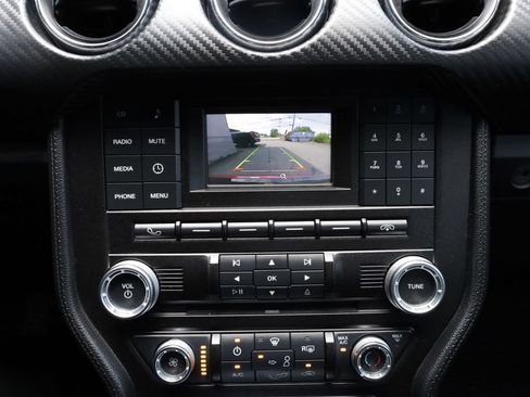 Used 2015 Ford Mustang Coupe RWD image 33