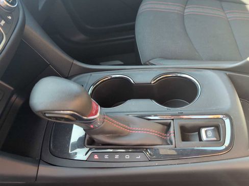 Used 2022 Chevrolet Equinox RS w/ LPO, Floor Liner Package FWD image 15