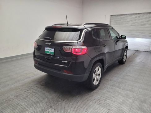 Used 2018 Jeep Compass Latitude w/ Popular Equipment Group FWD image 9