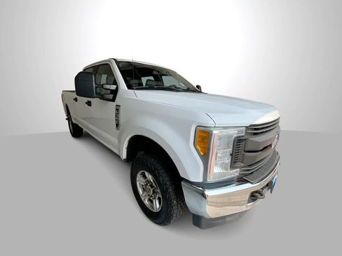 Used 2017 Ford F350 XL AWD/4WD image 2