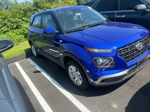 Used 2026 Hyundai Venue SE FWD image 4