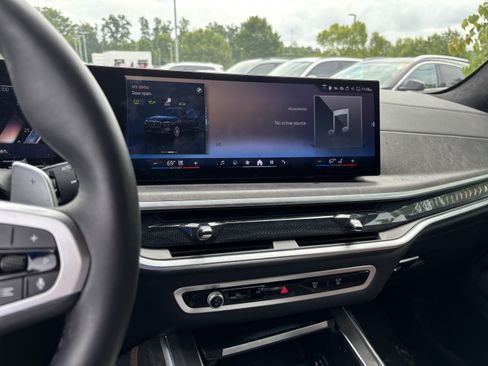 Used 2024 BMW X7 xDrive40i w/ Executive Package AWD/4WD image 18