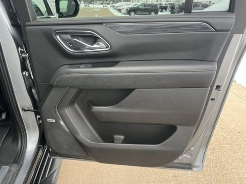 Used 2023 GMC Yukon XL SLT image 42