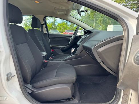 Used 2016 Ford Focus SE FWD image 18