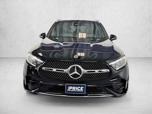 Used 2026 Mercedes-Benz GLC 300 image 2
