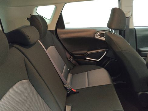 Used 2025 Kia Soul LX w/ LX Technology Package image 19