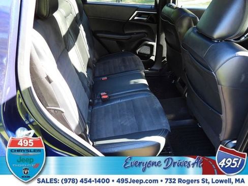 Used 2022 Mitsubishi Outlander SEL Black Edition image 11