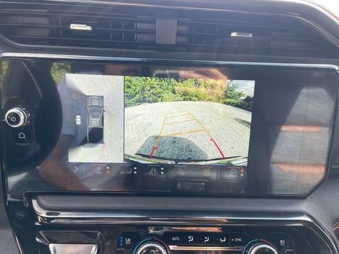 Certified 2025 GMC Sierra 1500 AT4 w/ Technology Package AWD/4WD image 33