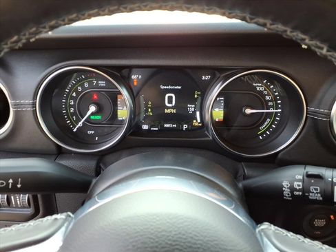 Used 2021 Jeep Wrangler Unlimited Sahara w/ Cold Weather Group image 19