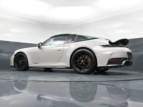 Certified 2026 Porsche 911 Targa 4 GTS AWD/4WD image 23
