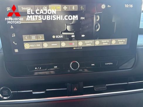 Used 2025 Mitsubishi Outlander SE image 15