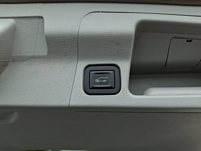 Certified 2019 GMC Acadia SLT w/ LPO, Floor Liner Package AWD/4WD image 32