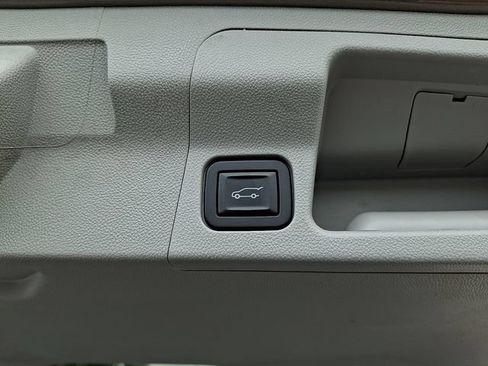 Used 2019 GMC Acadia SLT w/ LPO, Floor Liner Package AWD/4WD image 32