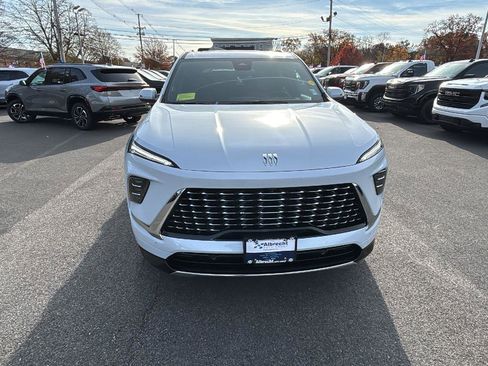 New 2026 Buick Enclave Avenir w/ Super Cruise Package image 2