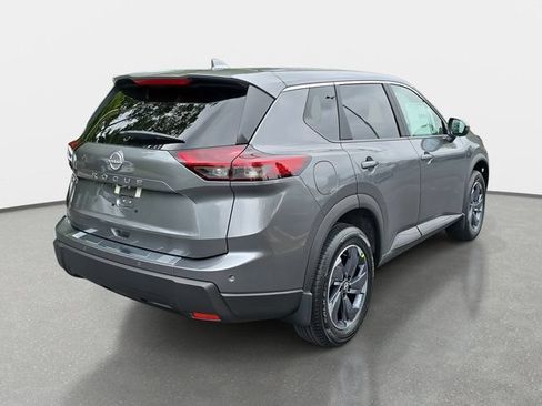 Certified 2026 Nissan Rogue SV FWD image 5