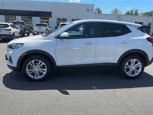 Certified 2023 Buick Encore GX Preferred w/ Cold Weather Comfort Package image 5