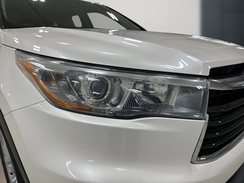Used 2015 Toyota Highlander Limited FWD image 11