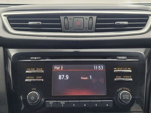 Used 2016 Nissan Rogue S FWD image 25