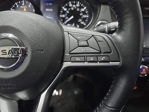 Used 2020 Nissan Rogue SV image 21