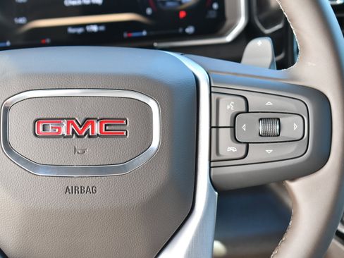 New 2026 GMC Sierra 1500 SLT image 25