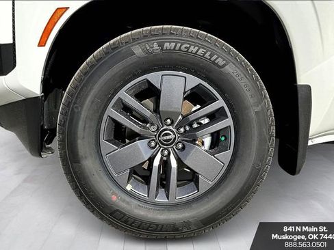 New 2025 Nissan Frontier SV w/ SV Convenience Package RWD image 12