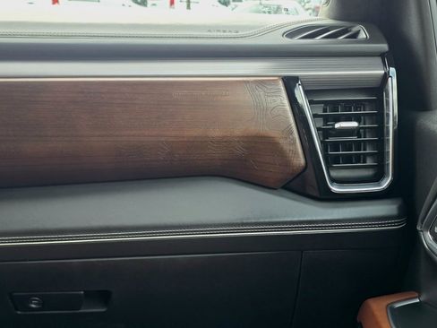 Used 2024 GMC Sierra 2500 Denali Ultimate image 25