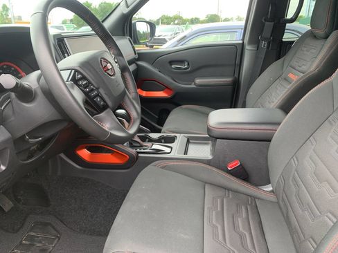 Used 2025 Nissan Frontier Pro-X RWD image 12